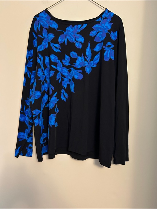Lands' End Tops - Land’s End black long sleeve pullover blue floral print nylon/spandex size 2X